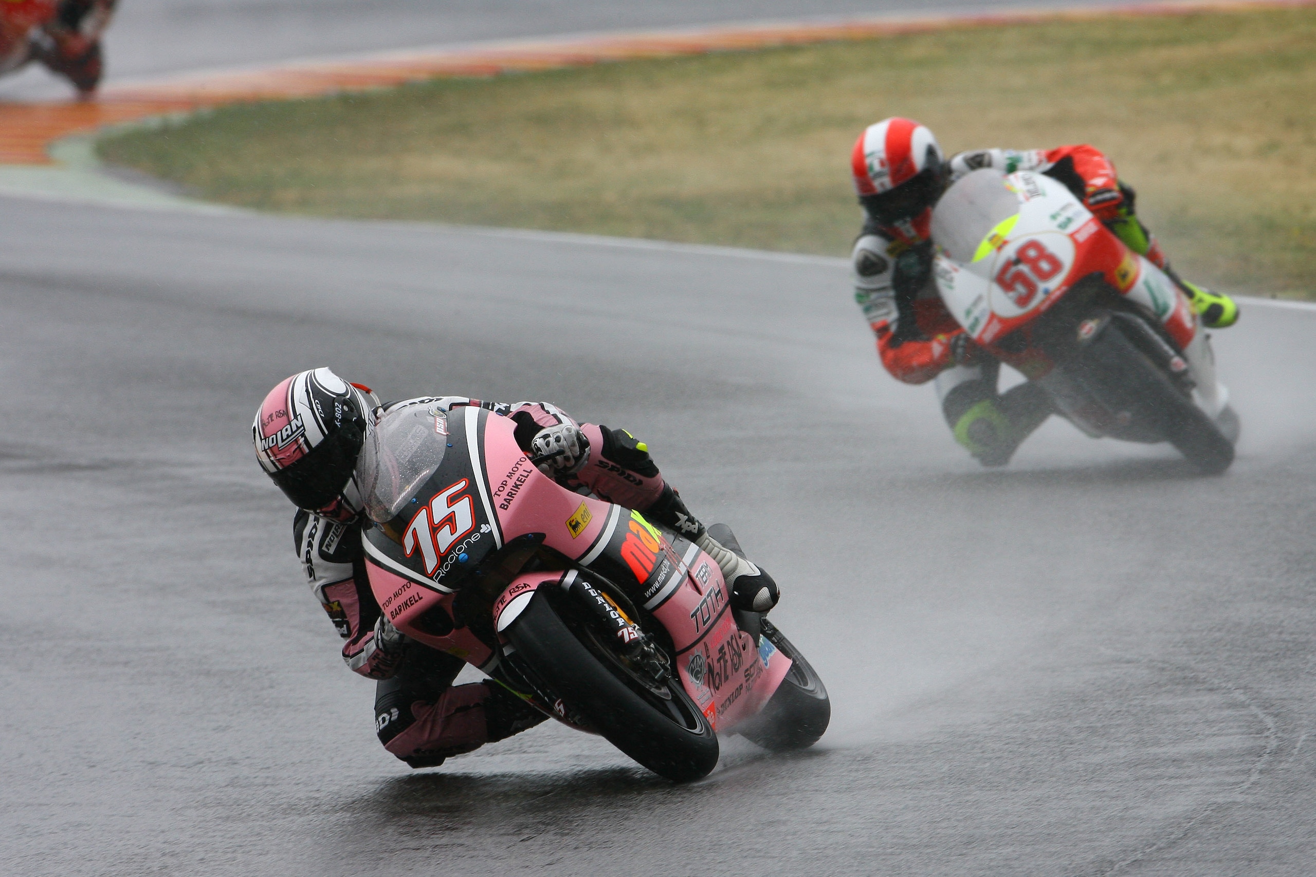 Pasini e Simoncelli al Mugello: l'indimenticabile duello del 2009 in 250