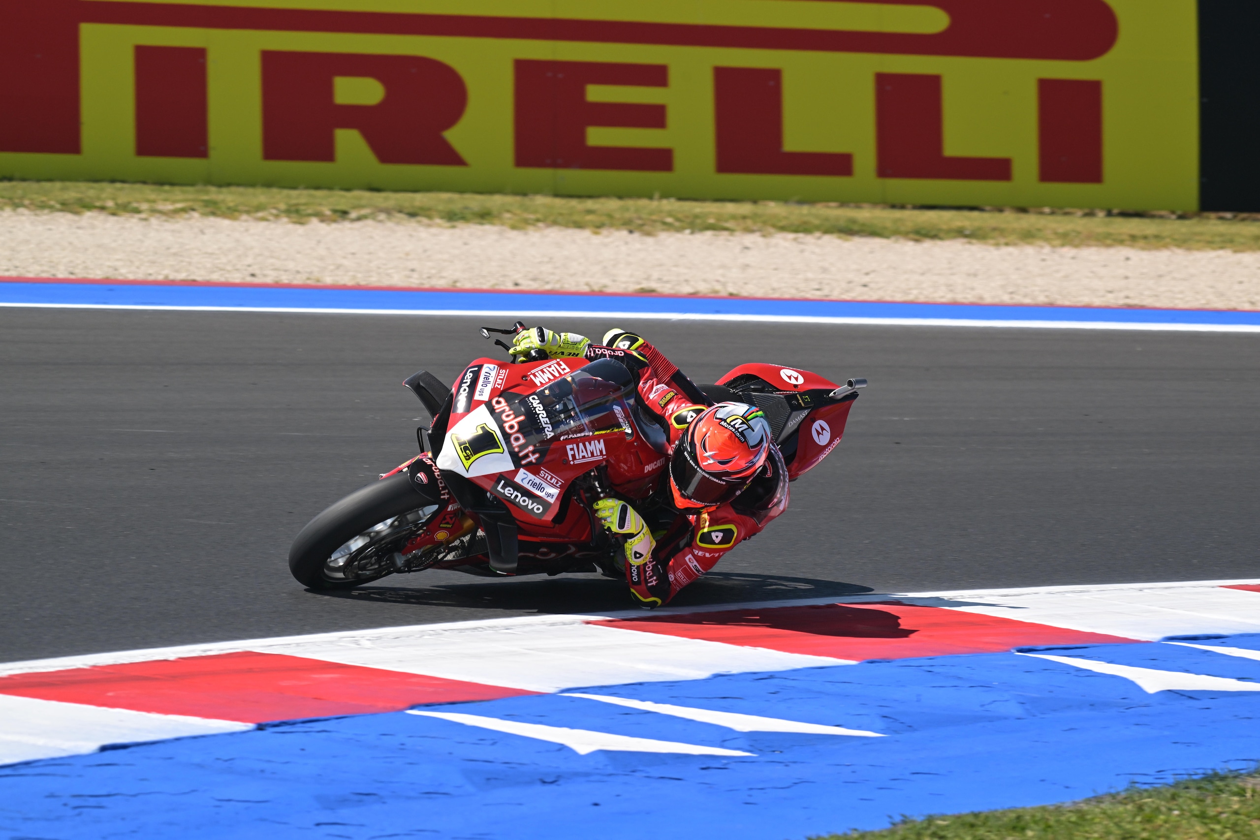 SBK, pole e record della pista: Bautista infiamma Misano!
