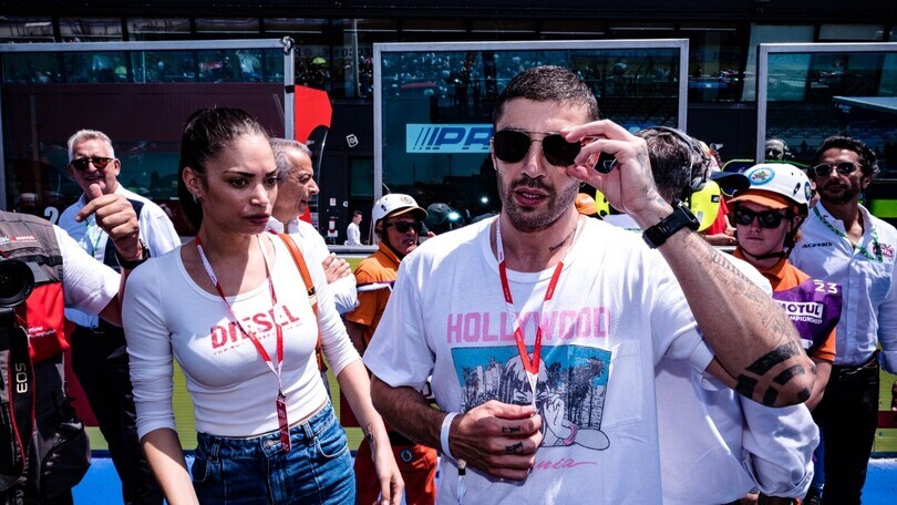 SBK: Andrea Iannone ed Elodie, star in griglia a Misano