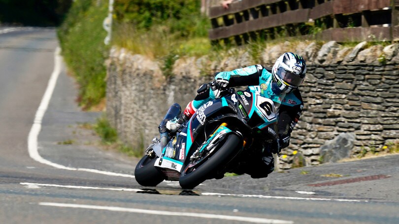 TT 2023, Dunlop vince in Superbike: successo numero 23 per “The Bull”