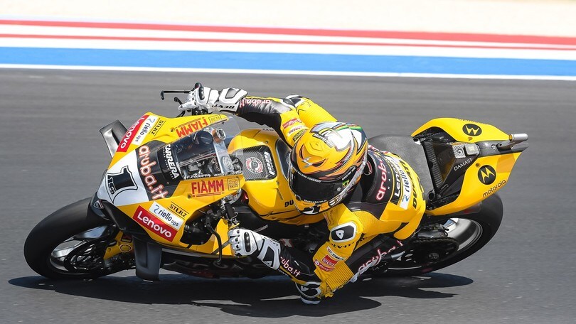 SBK Misano, Gara 2: tripletta per Bautista. Rinaldi sciupa, podio a Bassani