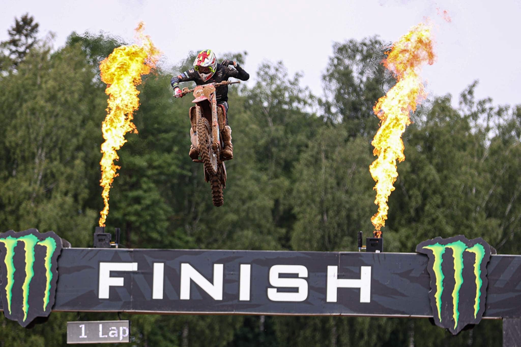 EMX125: Valin primo anche in Lettonia