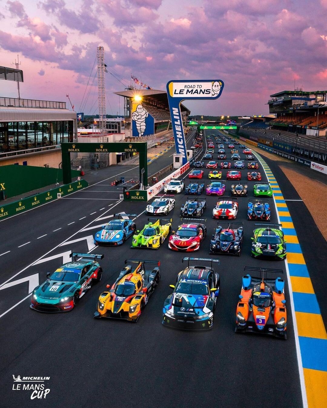 Valentino Rossi: le foto in azione nel tempio di Le Mans