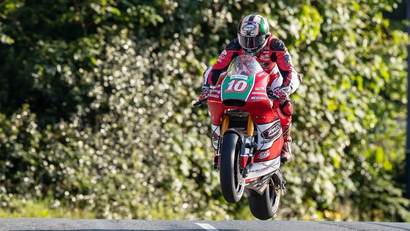 TT 2023: Hickman vince anche in Supertwins, Bonetti sfiora il podio