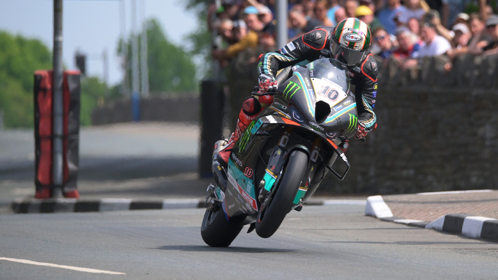 TT 2023: Peter Hickman fa suo il Senior, niente record per Dunlop