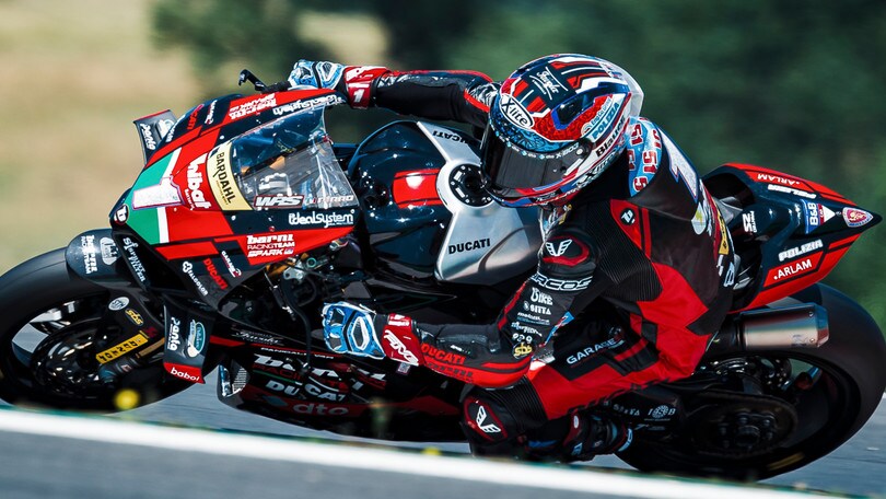 CIV Vallelunga, SBK: Michele Pirro domina una Gara 1 senza storia