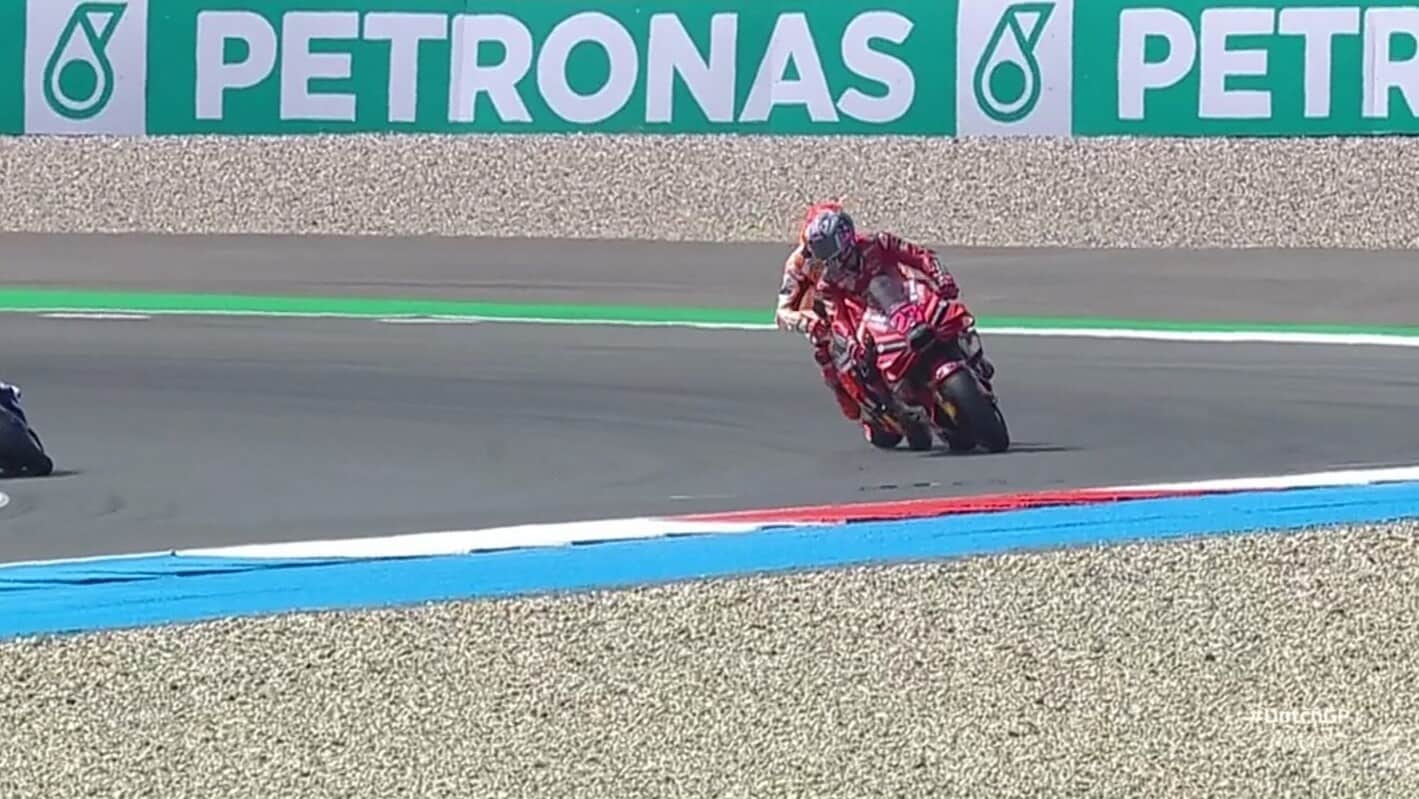 MotoGP Olanda: Marc Marquez tampona Enea Bastianini