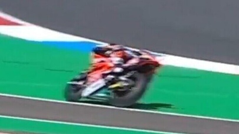 Moto2 Olanda, Pedro Acosta la passa liscia: i social si indignano