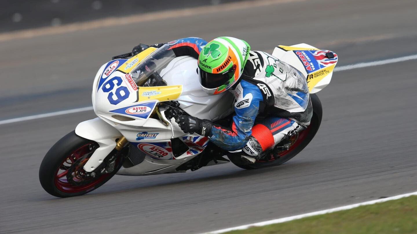 SSP, una Suzuki a Donington: Irwin wild card, con un tributo a Schwantz