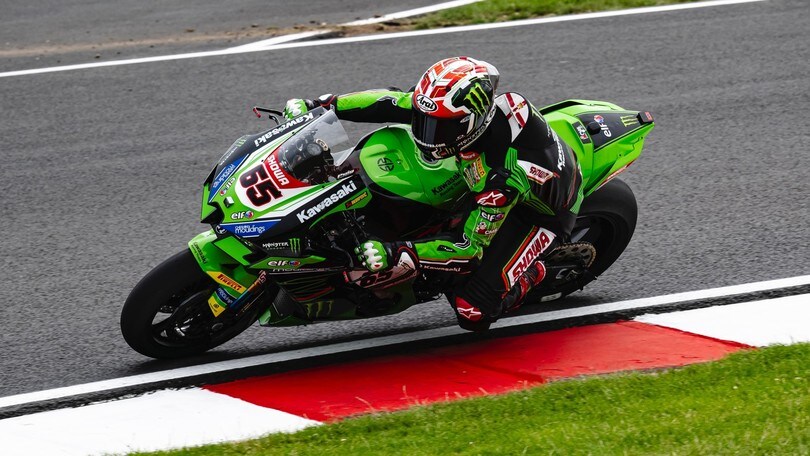 SBK Donington: Rea torna grande e conquista la pole, prima fila per Petrucci