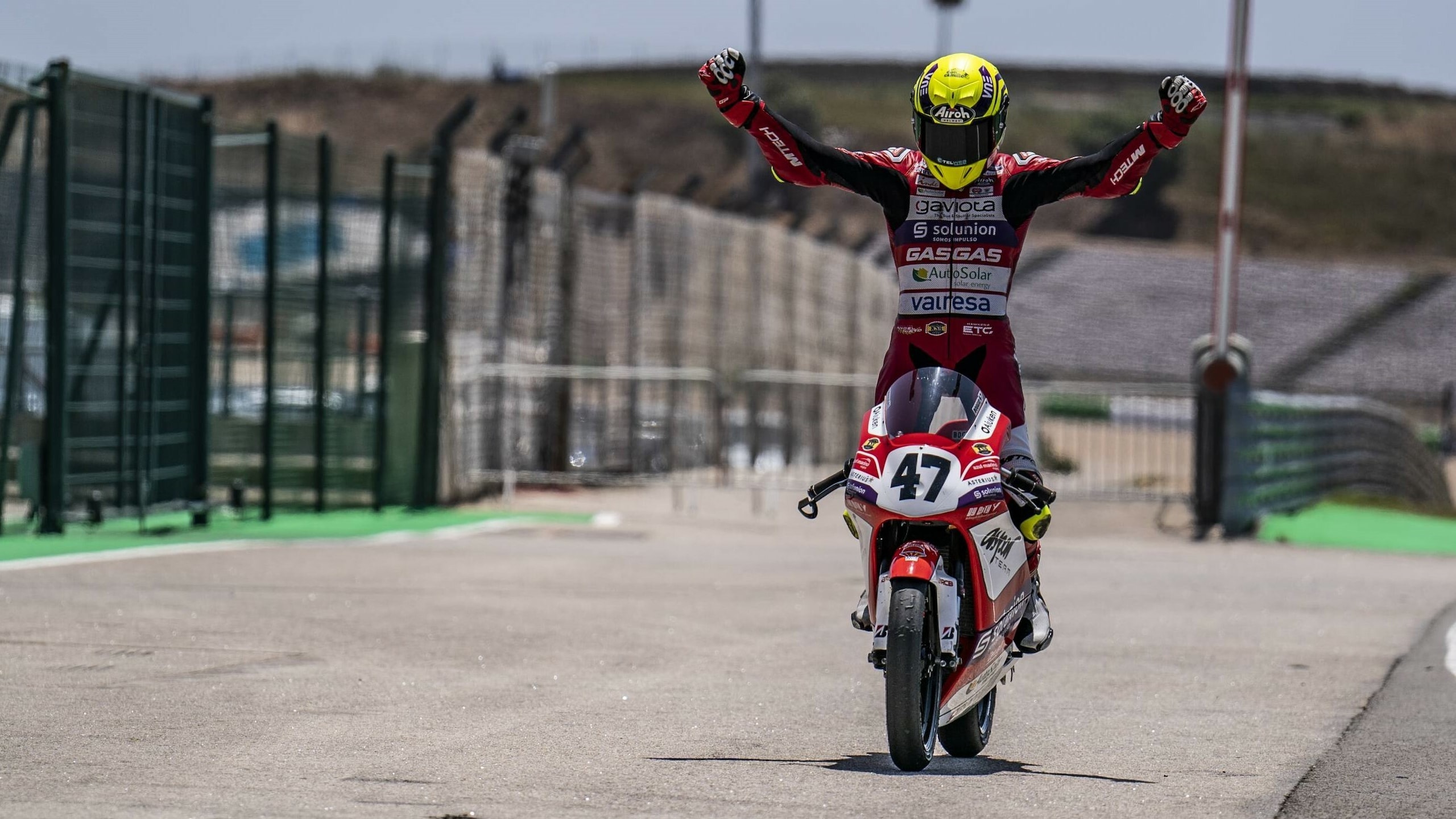 FIM JuniorGP: Edoardo Boggio vince in ETC, grande Italia a Portimao