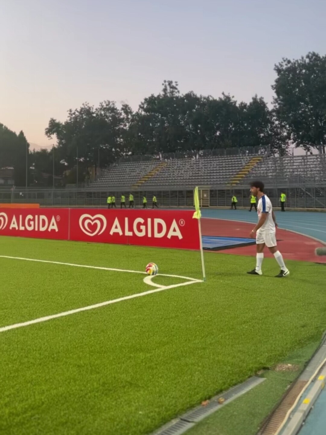 Enea Bastianini alla Partita del Cuore per la Romagna: le foto