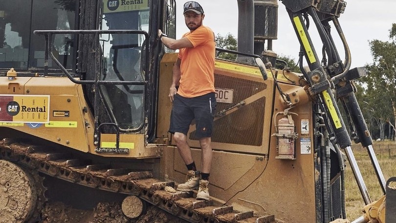 Jack Miller si riposa da eroe... costruendo una pista da cross