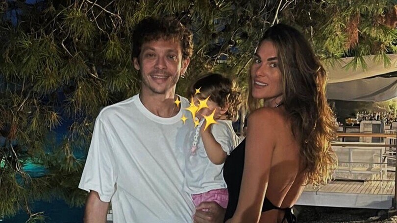 Valentino Rossi, tenere vacanze con Francesca Sofia Novello