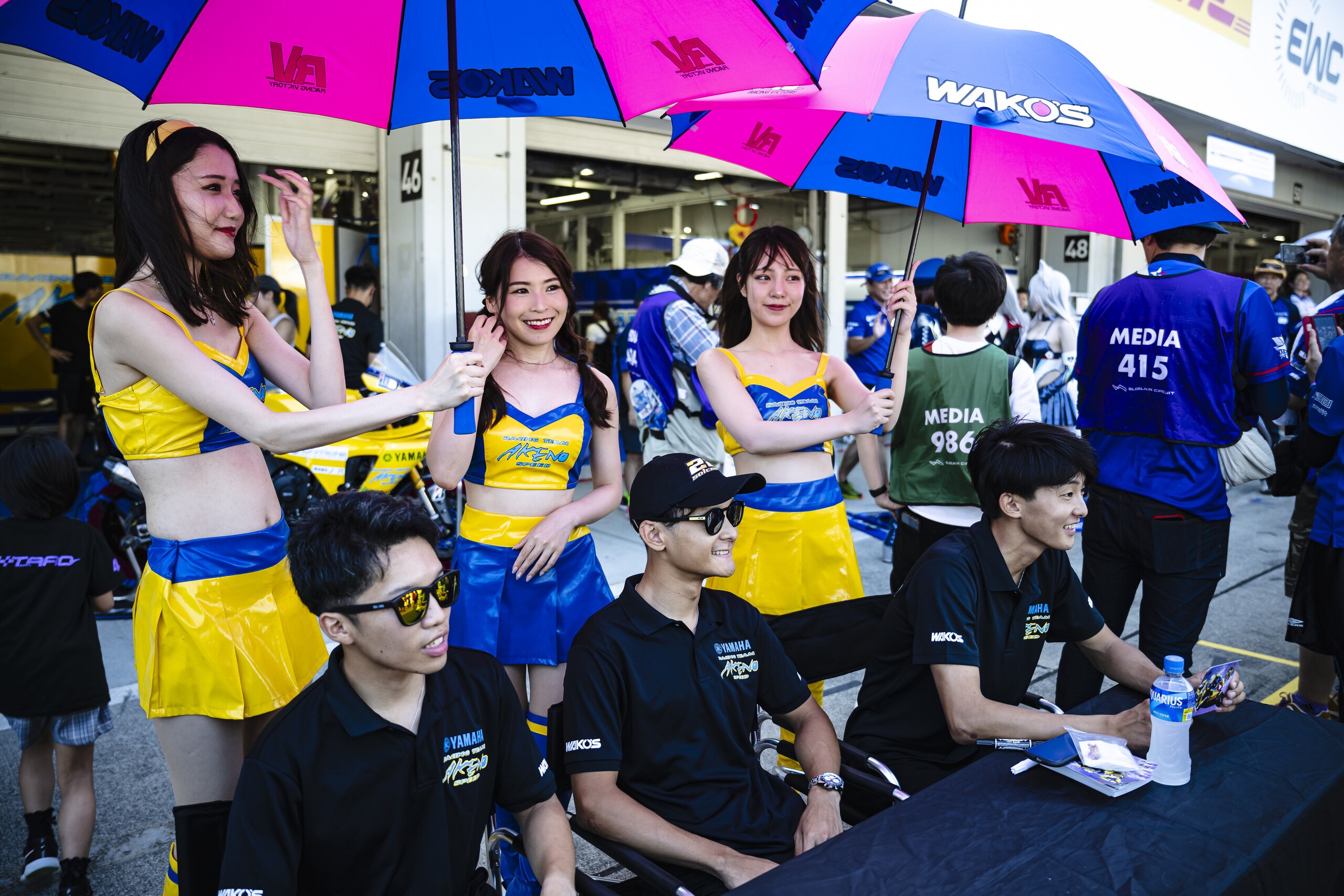 Ombrelline e... cosplayer: le ragazze della 8 Ore di Suzuka 2023
