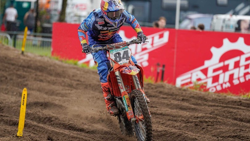 Clamoroso in MXGP: in Olanda Herlings domina le libere ma si infortuna