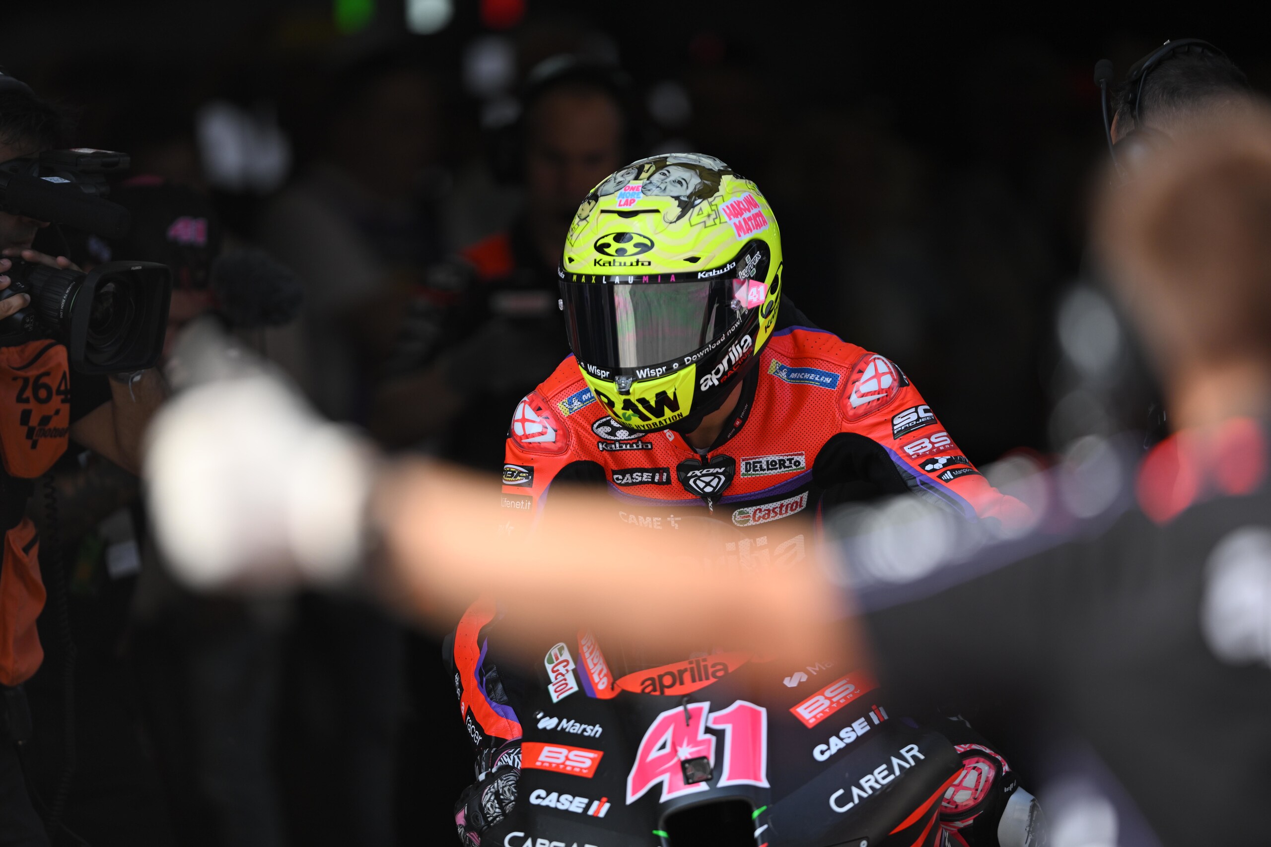 Espargarò: "Ho detto ad Aprilia grazie, è un piacere guidare questa moto”.