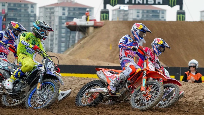 MX2: Langenfelder vince nella tempesta