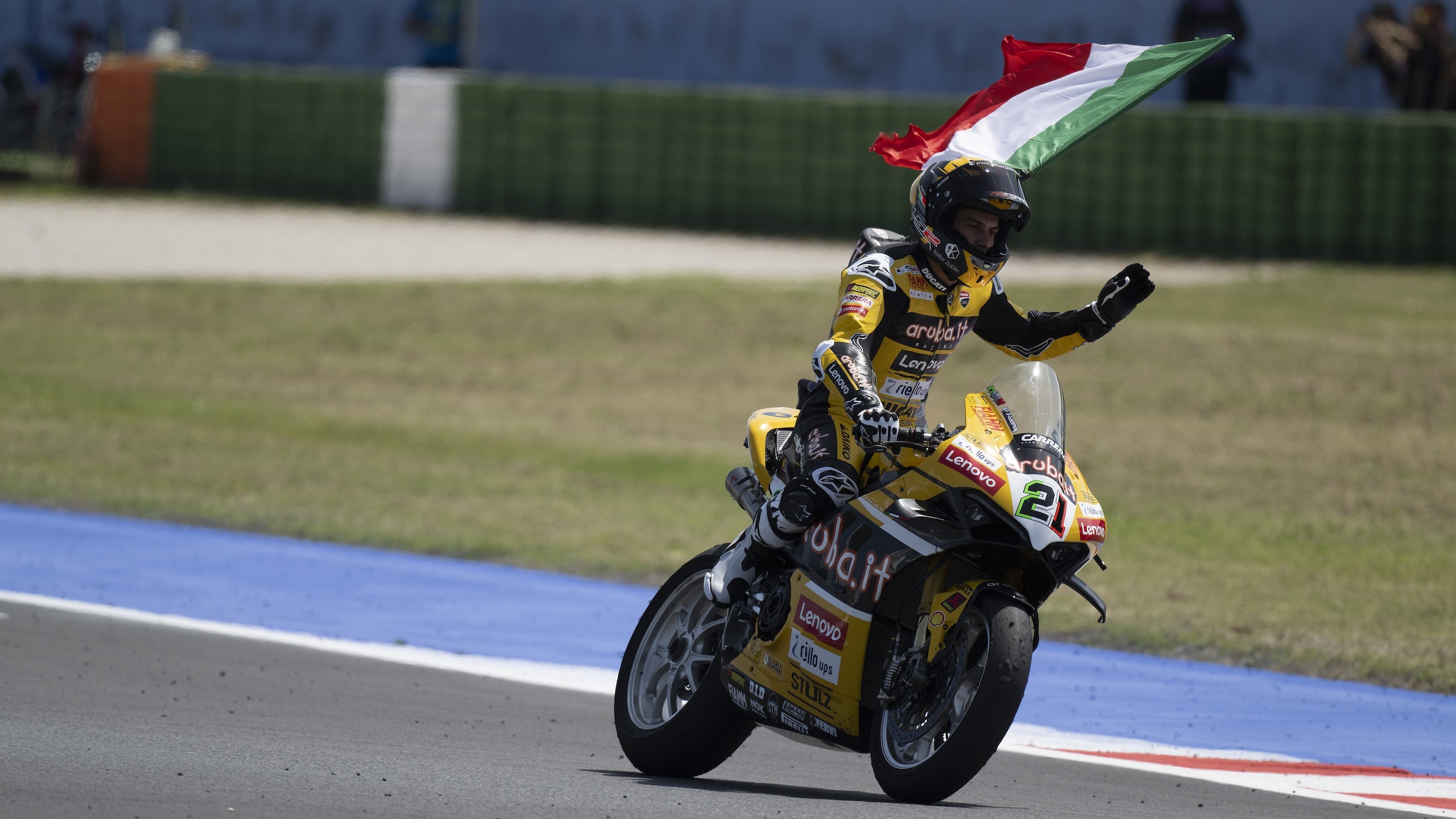 SBK, l'addio di Rinaldi al team Aruba: “E' stato un viaggio meraviglioso”