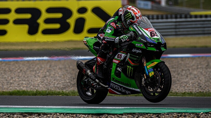 SBK Magny-Cours: Rea parte con il piede giusto in FP1, brutto volo per Bassani