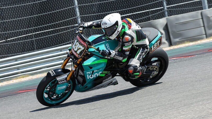 L'impresa di Energica: sul podio ad Austin contro le moto a benzina