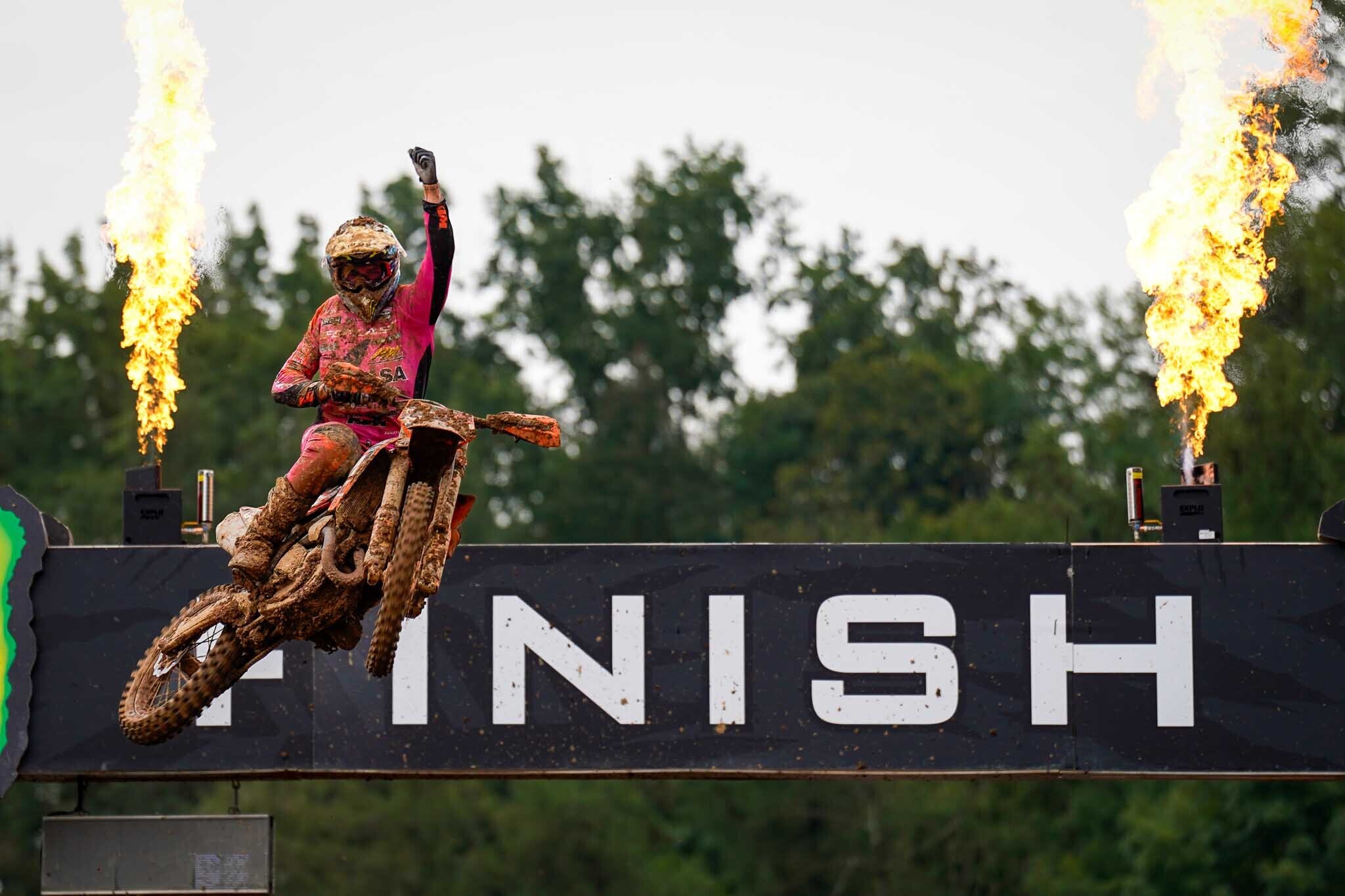 MXGP: i tifosi chiamano, Forato risponde