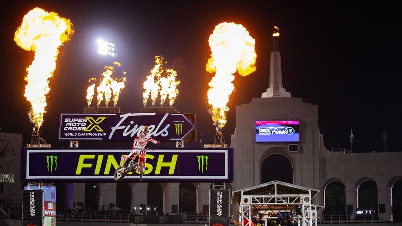 SMX: Jett Lawrence sbanca Los Angeles