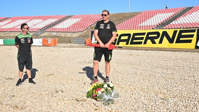 SSP300 Portimao: l'omaggio dei piloti a Victor Steeman