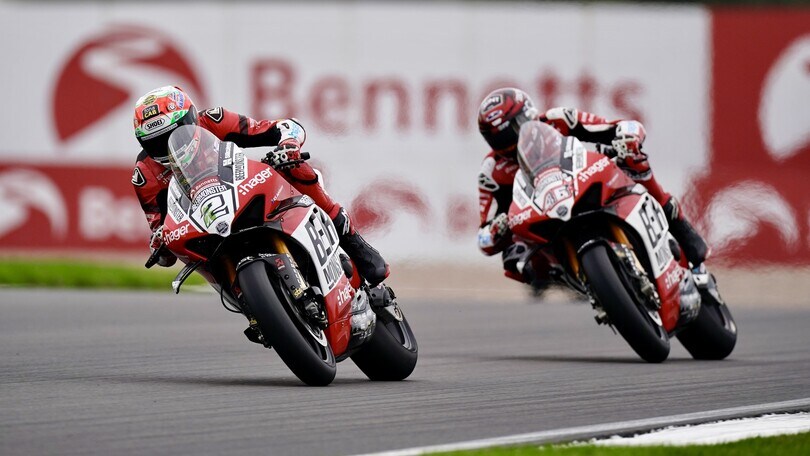 BSB, Donington Park: tripletta Yamaha, disastro BeerMonster Ducati