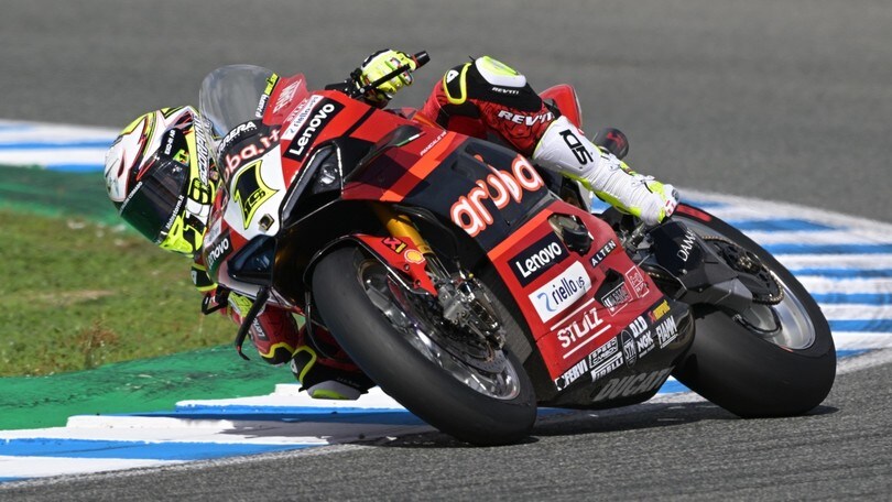 SBK, Bautista non è sazio: vittoria in Superpole Race, Bassani campione indipendente