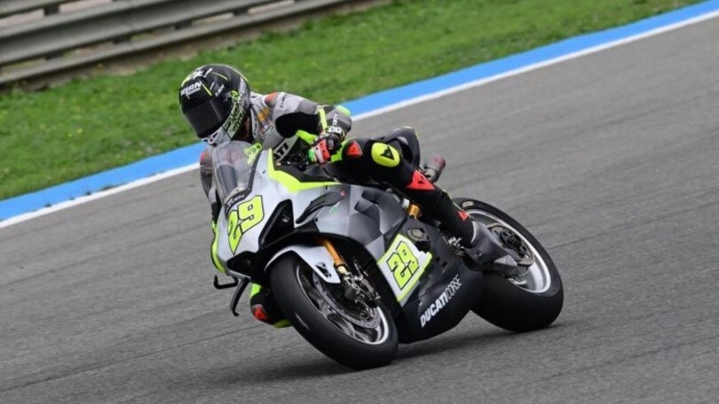 SBK, Andrea Iannone è tornato! Le prime foto in pista a Jerez