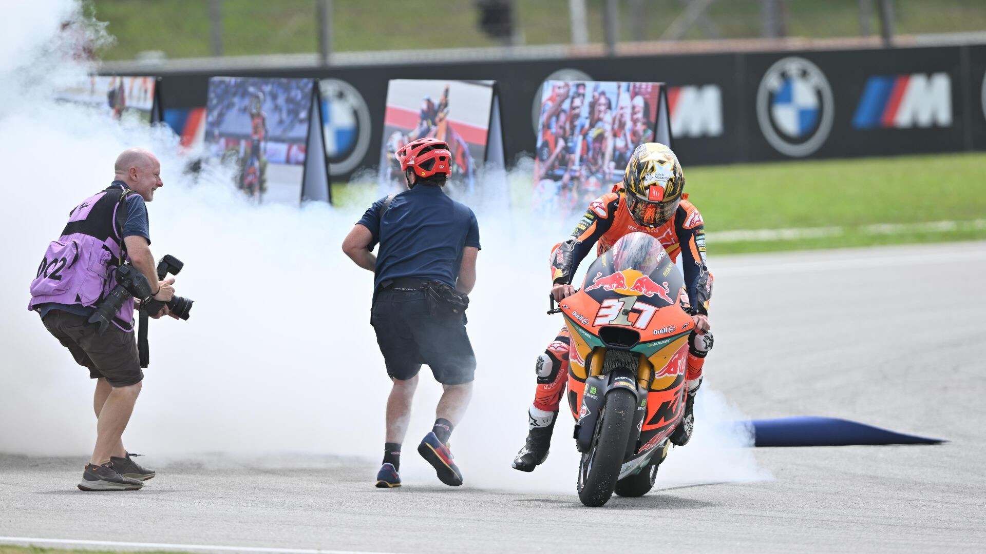 GP Malesia: la festa di Pedro Acosta, nuovo campione del mondo della Moto2