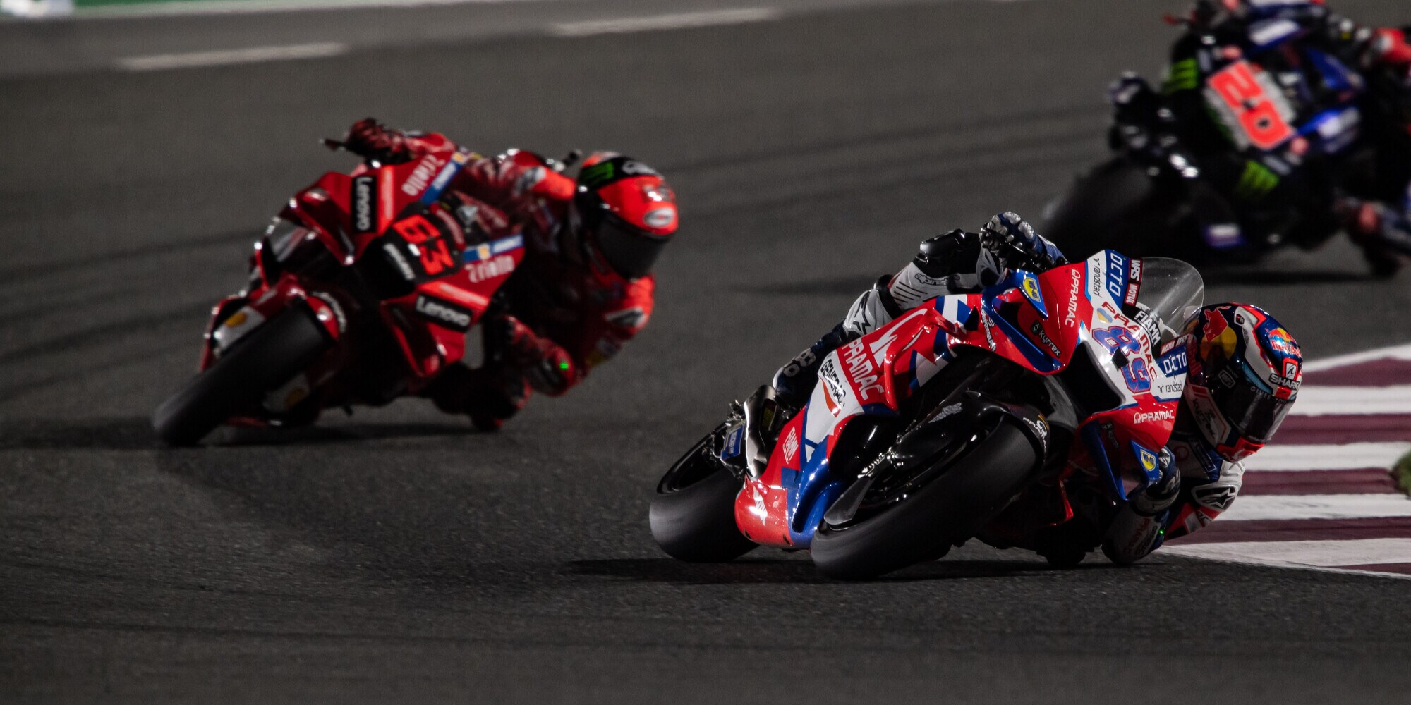 GP Qatar 2022, il primo “scontro” tra Bagnaia e Martin