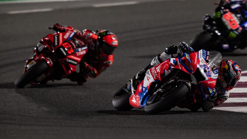 GP Qatar 2022, il primo “scontro” tra Bagnaia e Martin