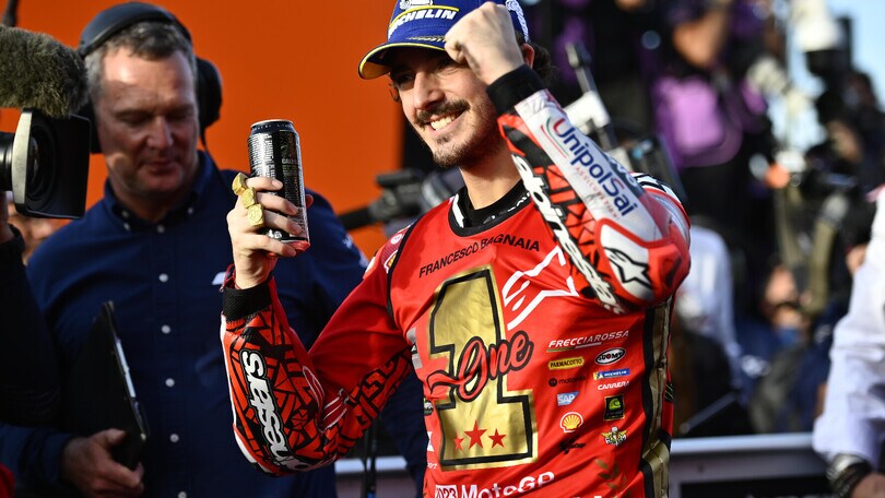 MotoGP, Bagnaia come Rossi e Marquez: le lodi del nove volte iridato