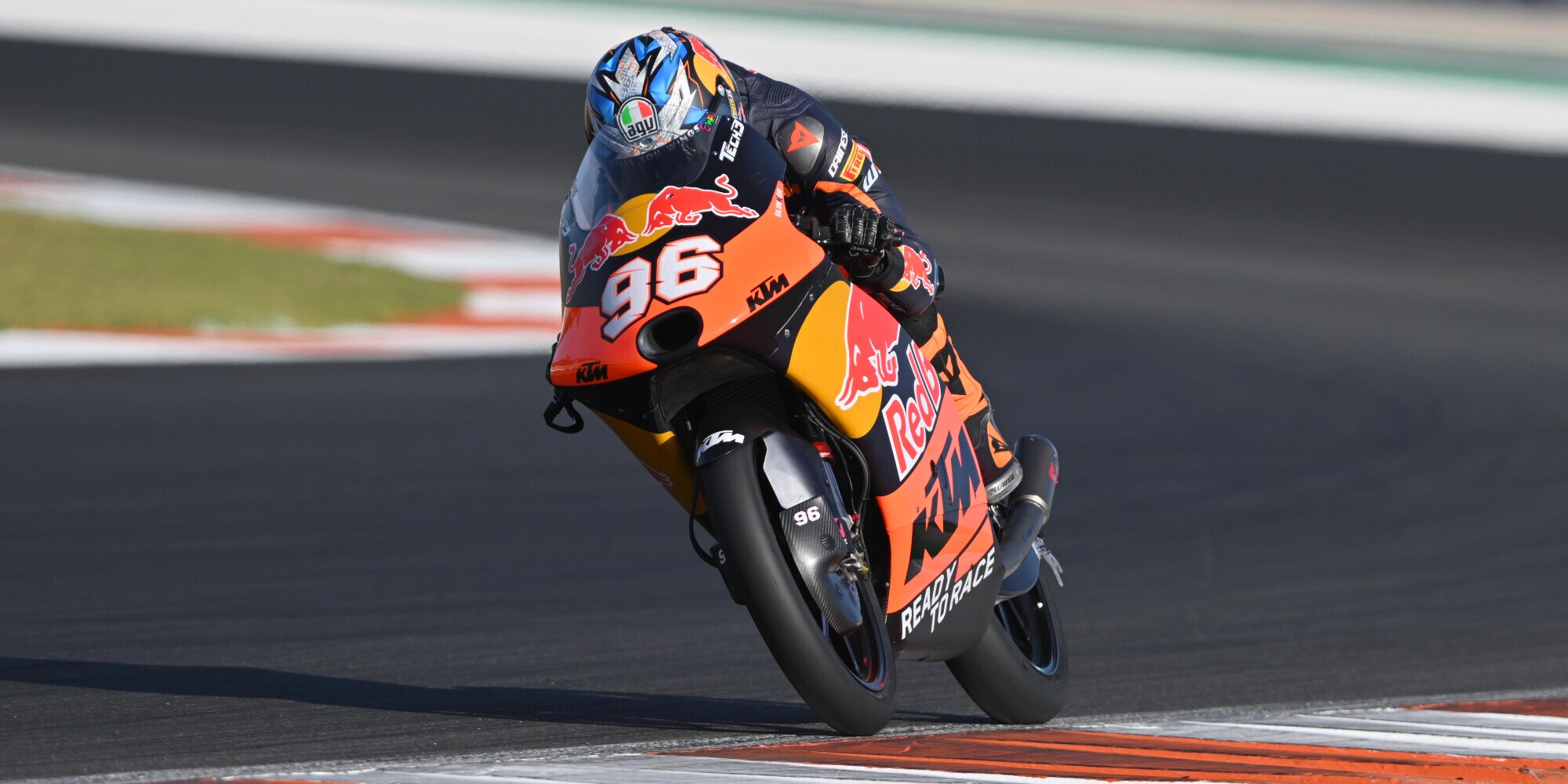 Moto3, test Valencia: Holgado distrugge il record della pista