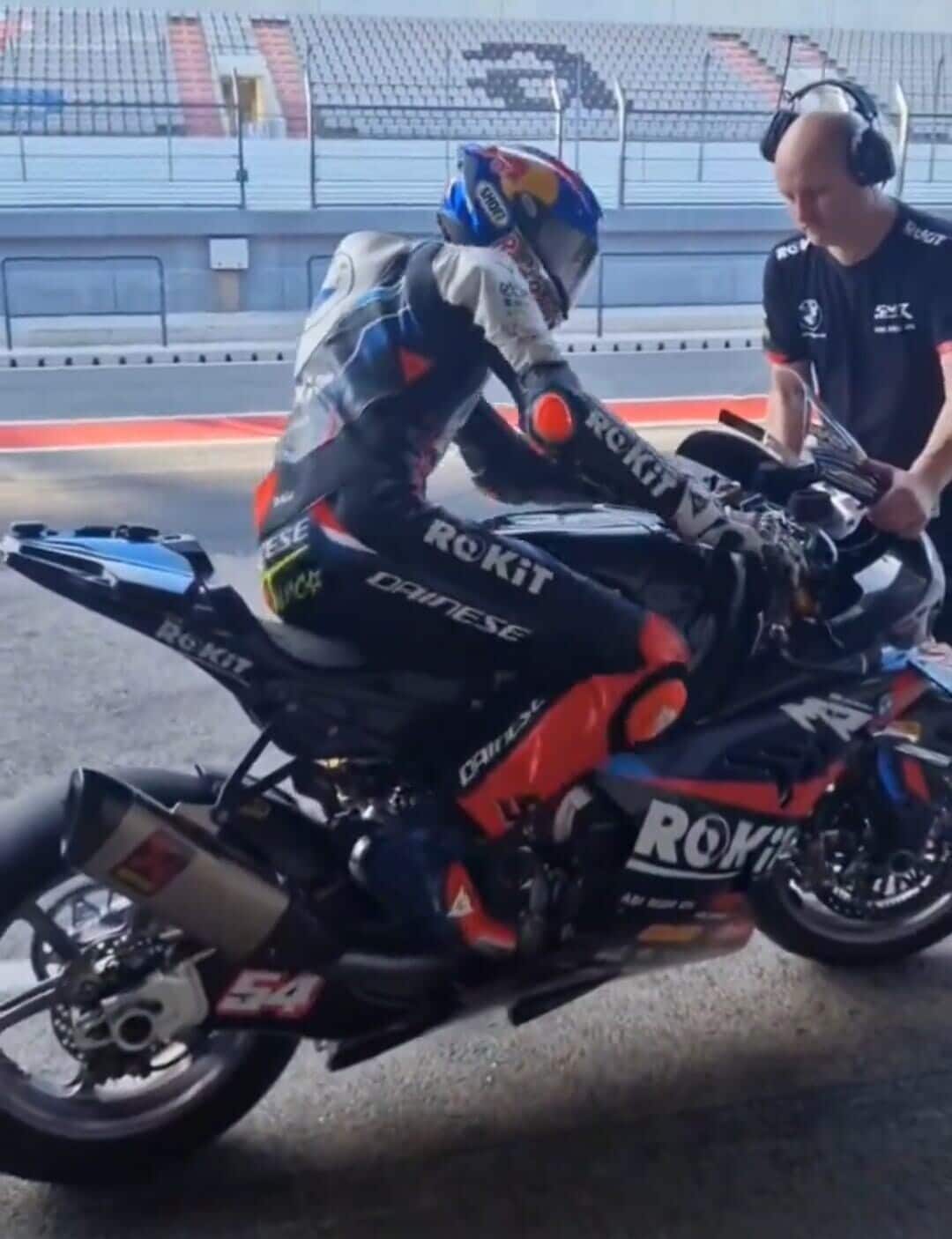 SBK, è già 2024: ecco Razgatlioglu in sella alla BMW