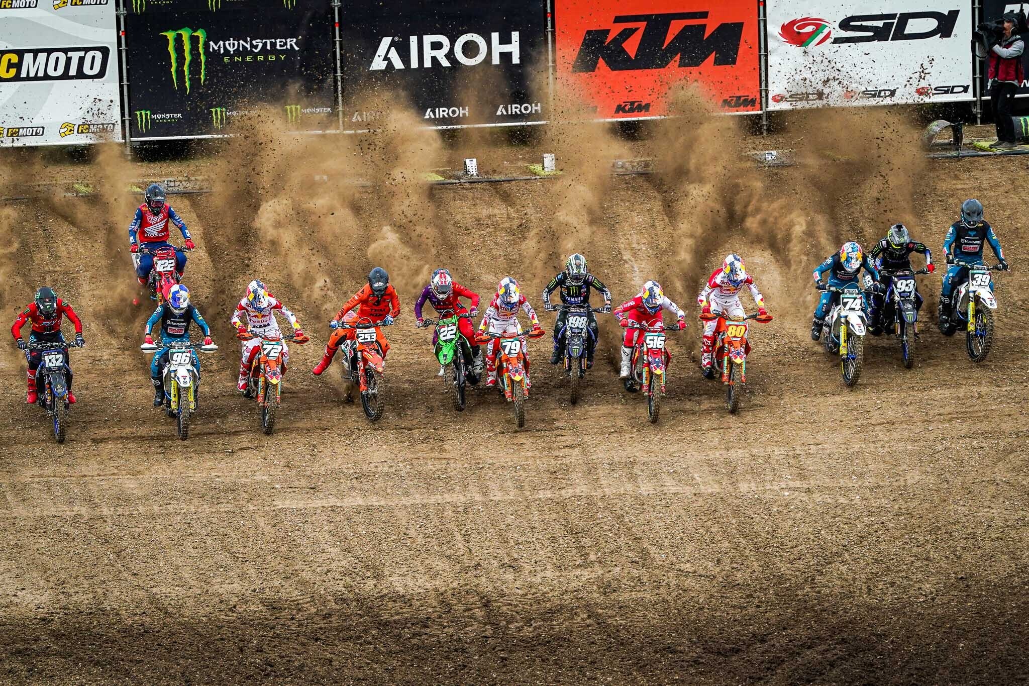 Motocross: Infront presenta i team OAT