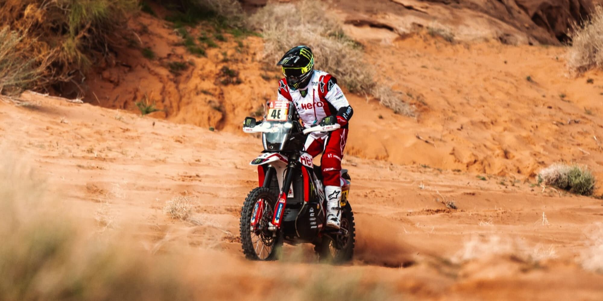 Ross Branch soccorre Schareina e vince la prima tappa della Dakar 2024