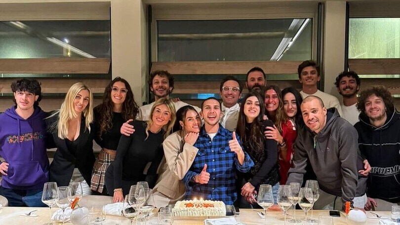 MotoGP: Andrea Migno, super compleanno con Rossi, la Novello e VR46