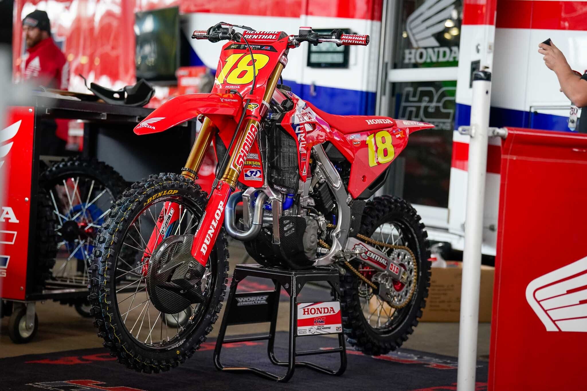 Supercross: infortunio per Jett Lawrence?