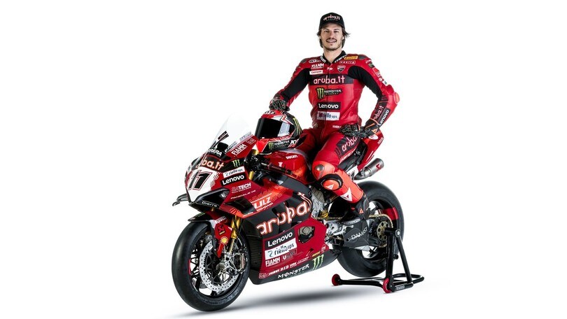 SBK, Bulega pronto al debutto: tutte le foto con la sua V4R