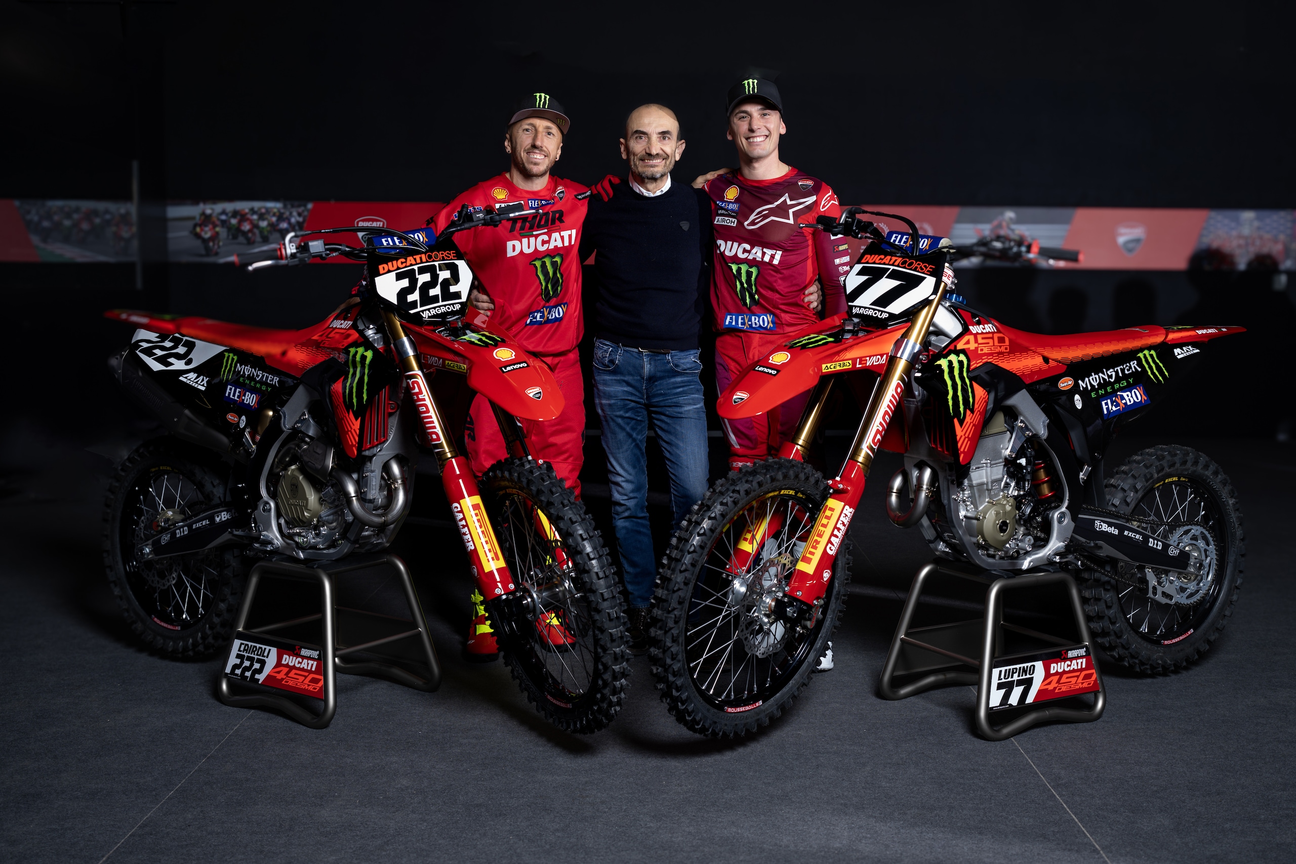 Ducati Cross: le foto della Rossa di Tony Cairoli e Alessandro Lupino