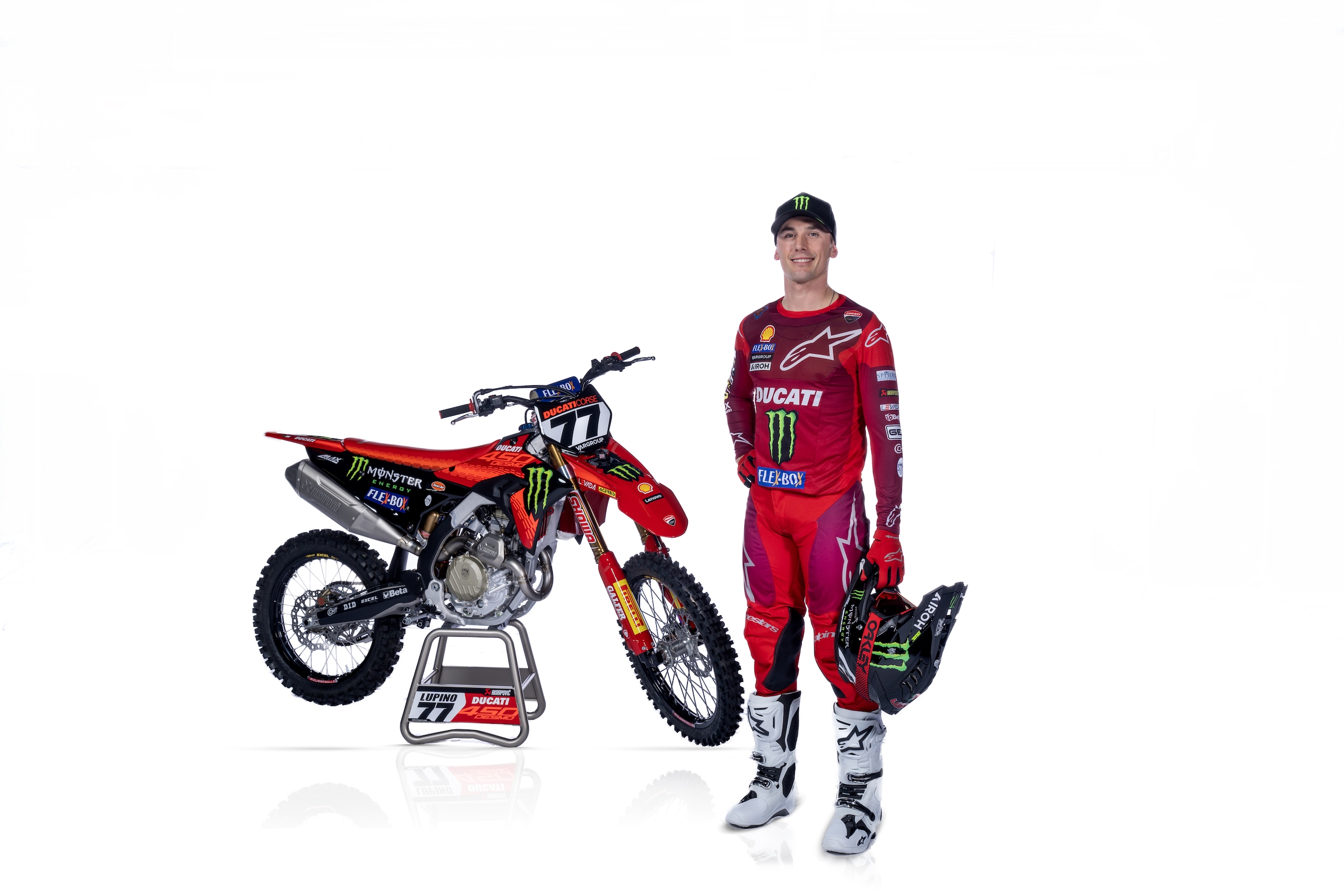 Ducati Cross: le foto della Rossa di Tony Cairoli e Alessandro Lupino