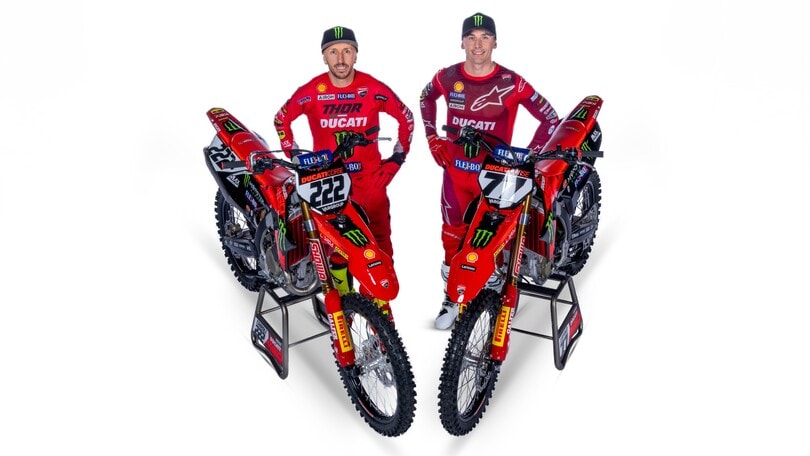 Ducati Cross: le foto della Rossa di Tony Cairoli e Alessandro Lupino