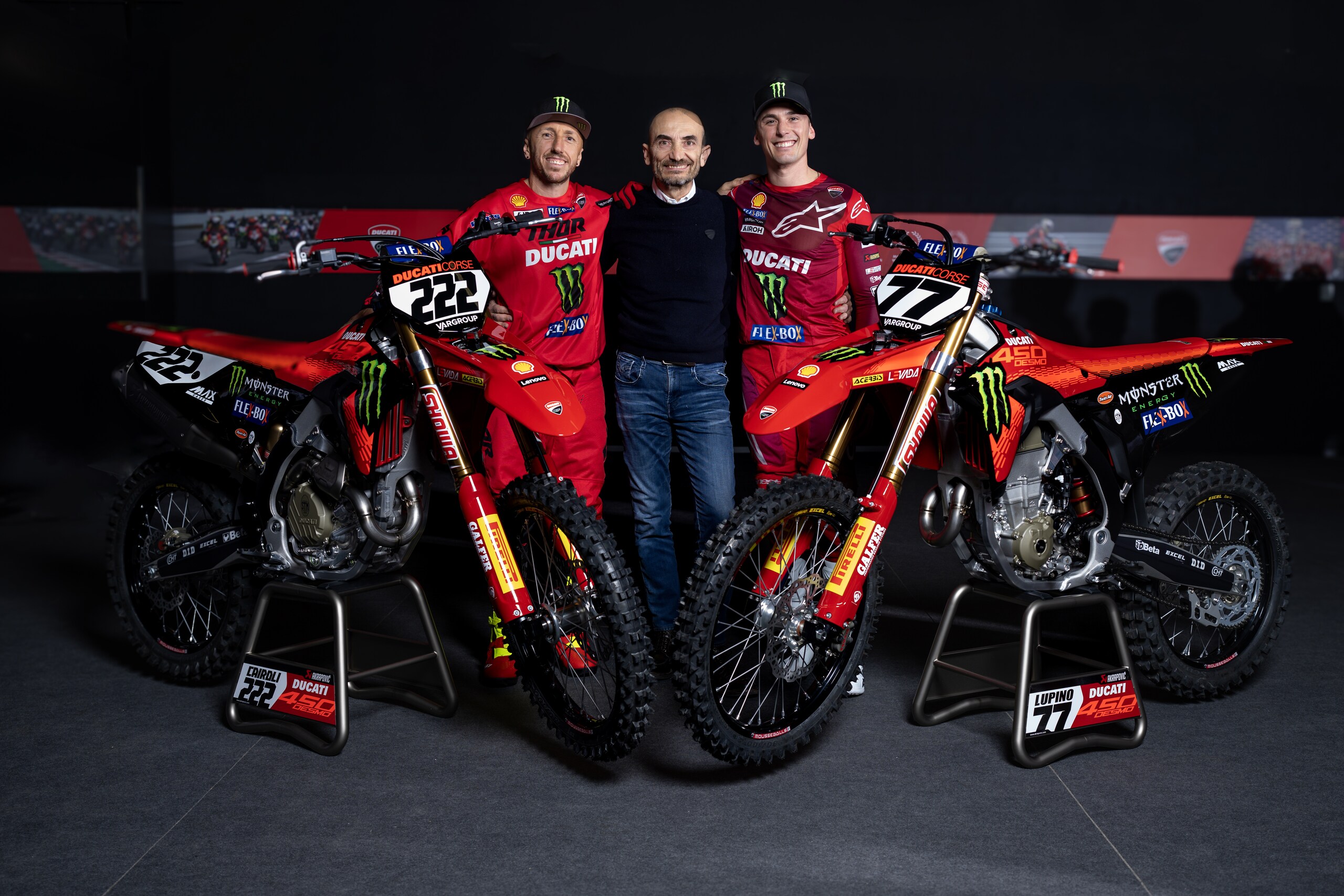 Ducati Cross: le foto della Rossa di Tony Cairoli e Alessandro Lupino