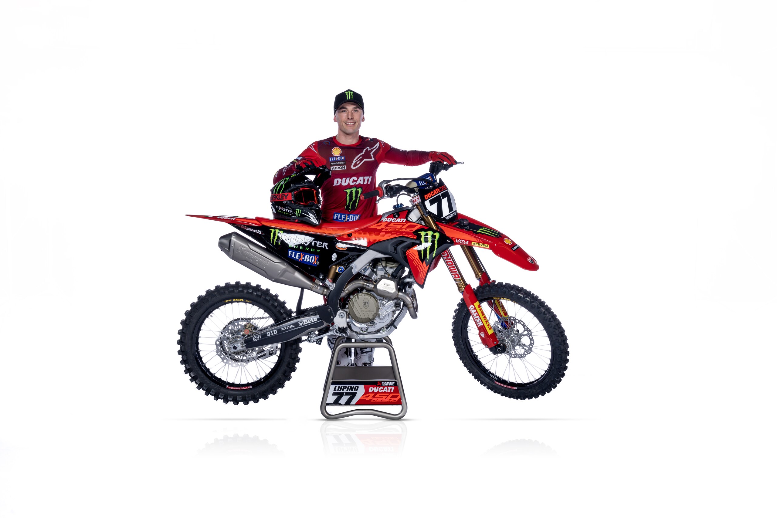 Ducati Cross: le foto della Rossa di Tony Cairoli e Alessandro Lupino