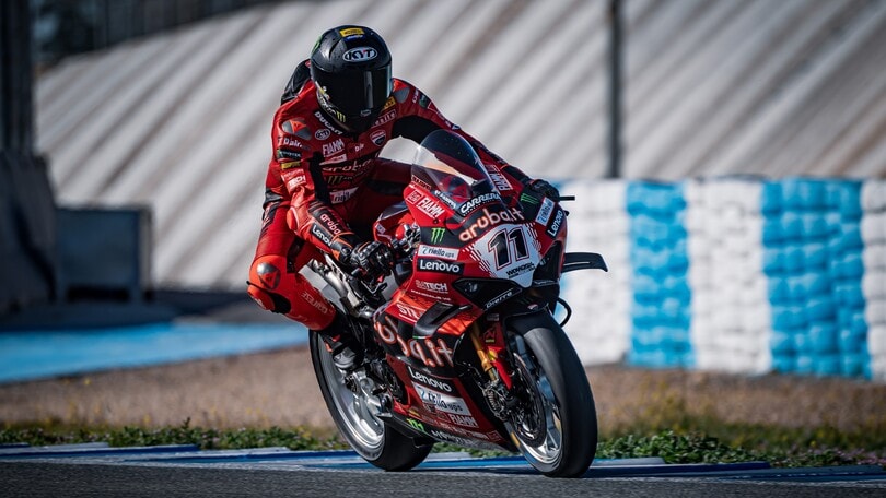 SBK: Bulega chiude al comando i test di Jerez, Bautista solo 16°