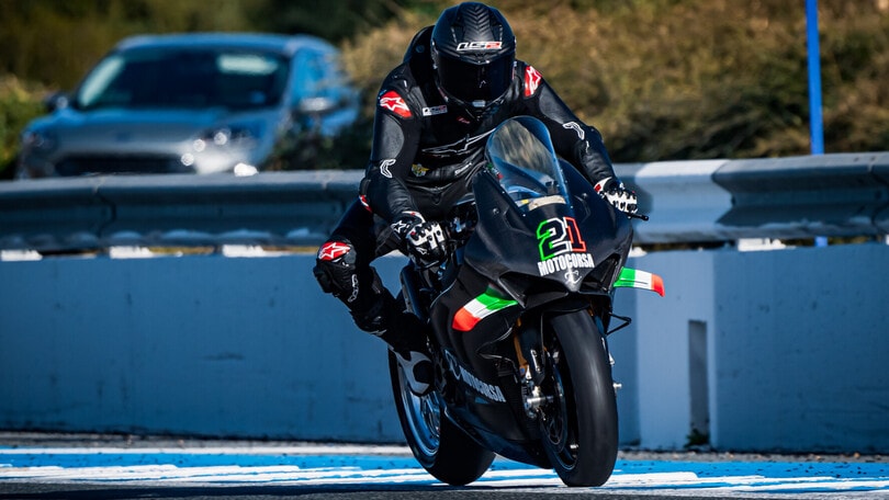 Rinaldi nei test SBK di Jerez: "Bulega? Tanto di cappello!"