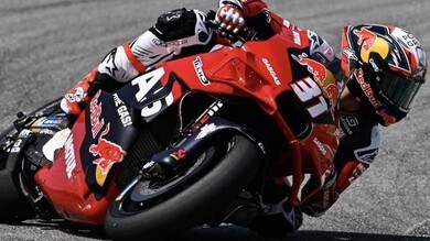 MotoGP Shakedown: Acosta e i tester scaldano Sepang